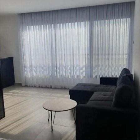 דירות בת ים Ryo 11 דירת נופש חדשה על חוף הים נוף לים מראה חיצוני תמונה