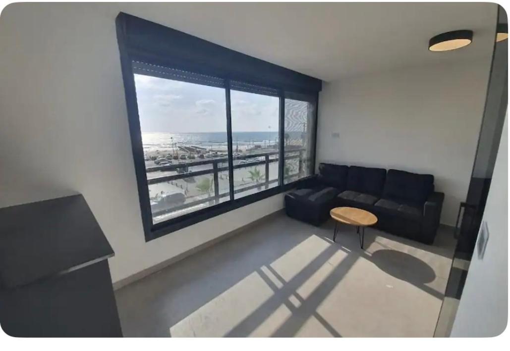 דירות בת ים Ryo 11 דירת נופש חדשה על חוף הים נוף לים מראה חיצוני תמונה