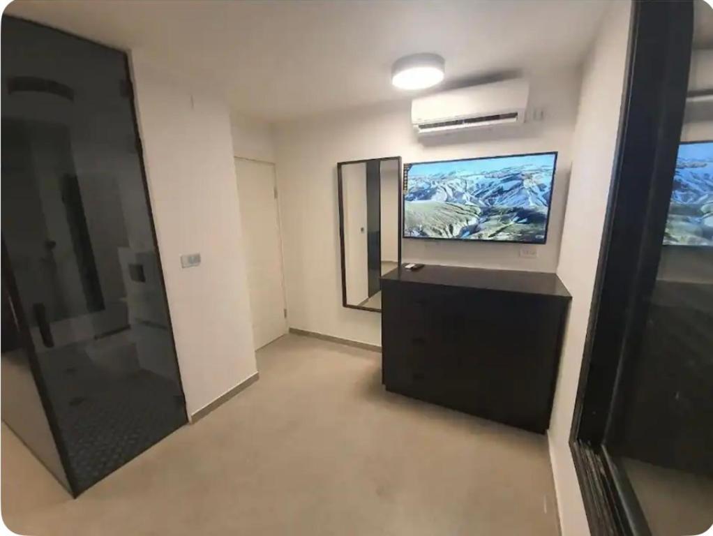 דירות בת ים Ryo 11 דירת נופש חדשה על חוף הים נוף לים מראה חיצוני תמונה